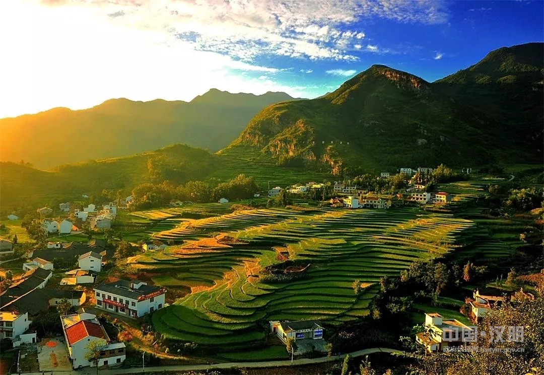 汉阴县凤堰古梯田景区被正式认定为国家aaaa级旅游景区