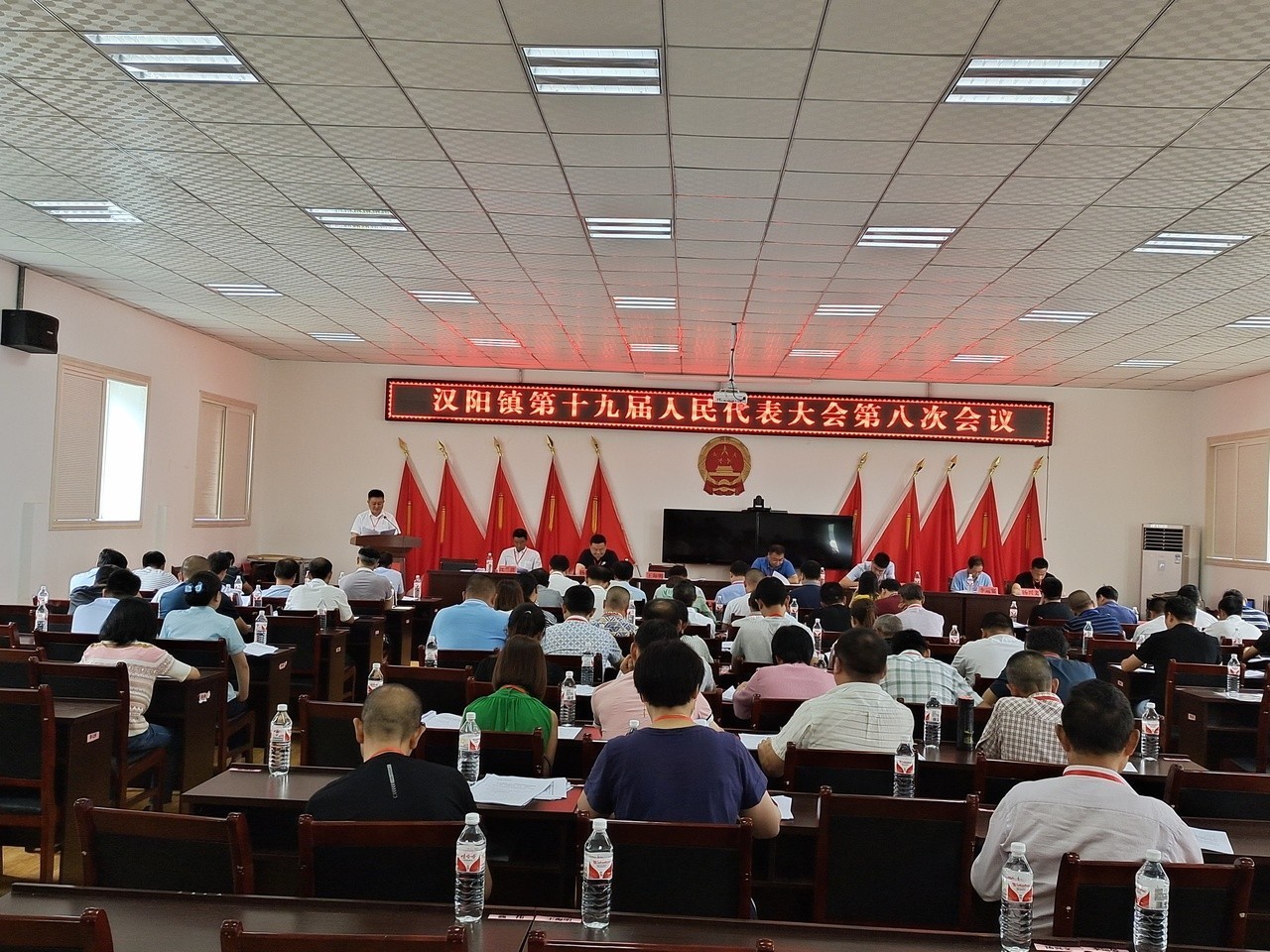 汉阴县汉阳镇第十九届人大八次会议 现场照片.jpg